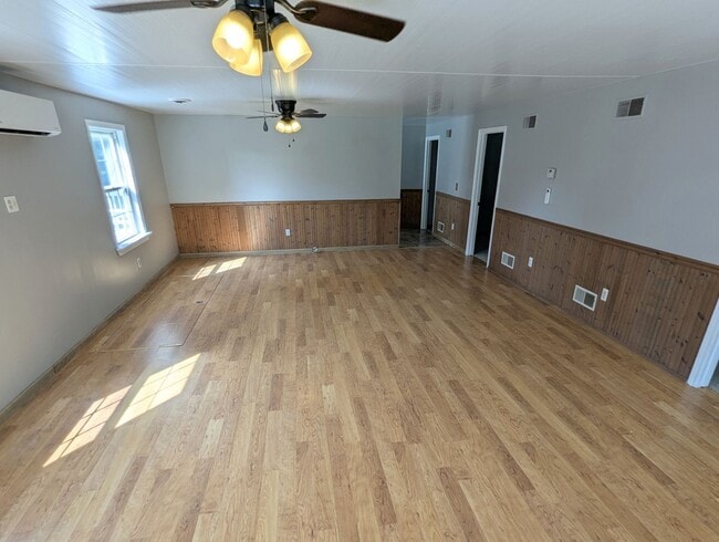 Building Photo - 286 Cottage Ave