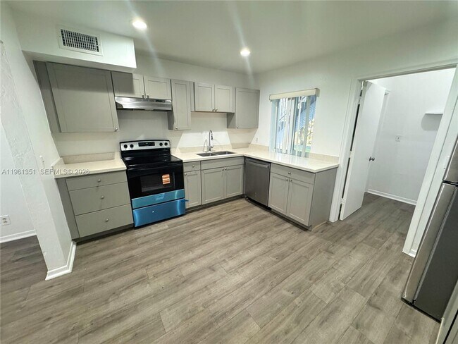 Foto del edificio - 10601 NW 45th St