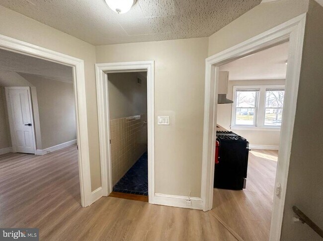 Foto del edificio - 1109 W James St