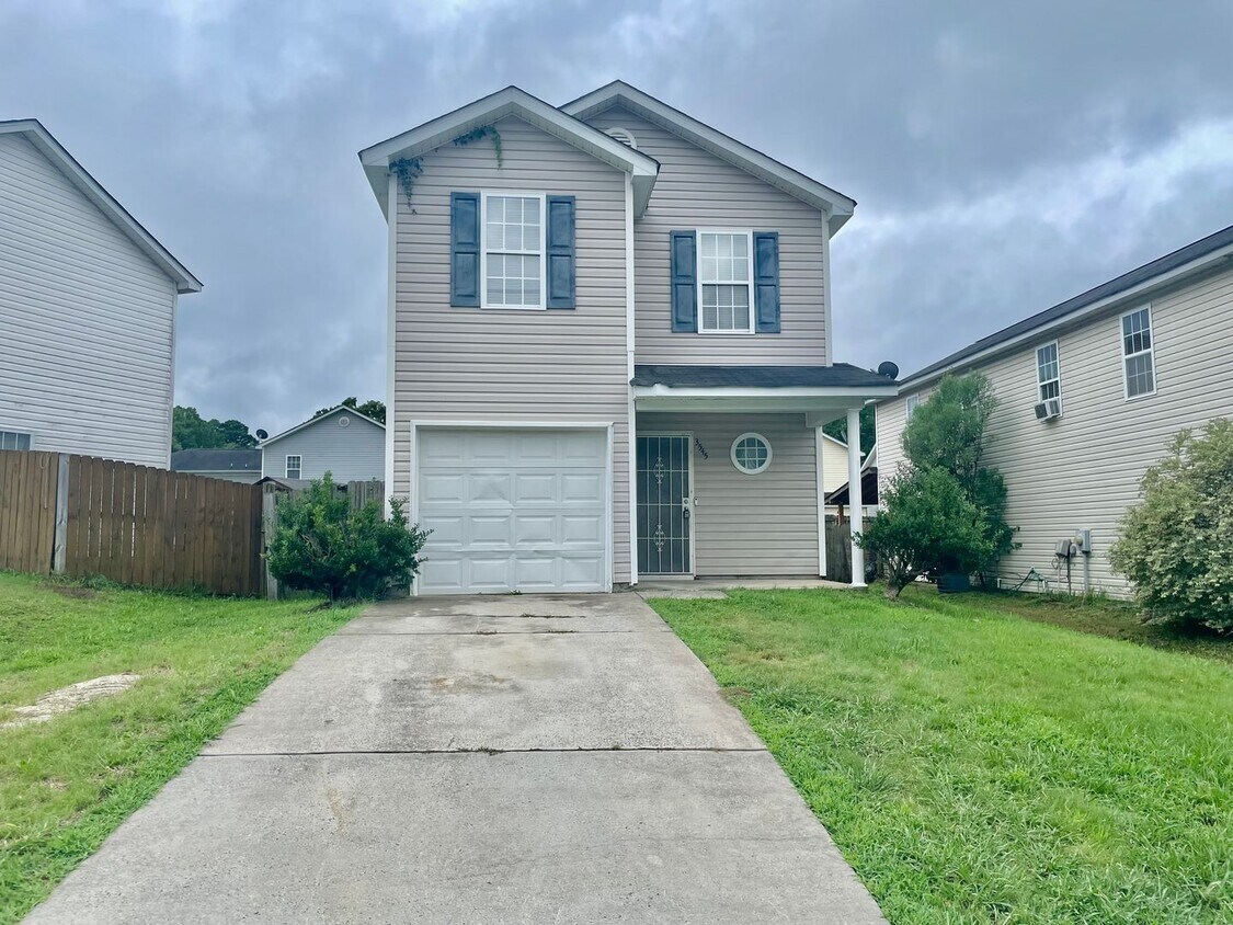 Primary Photo - Welcome to this beautiful 4-bedroom, 2.5-b...