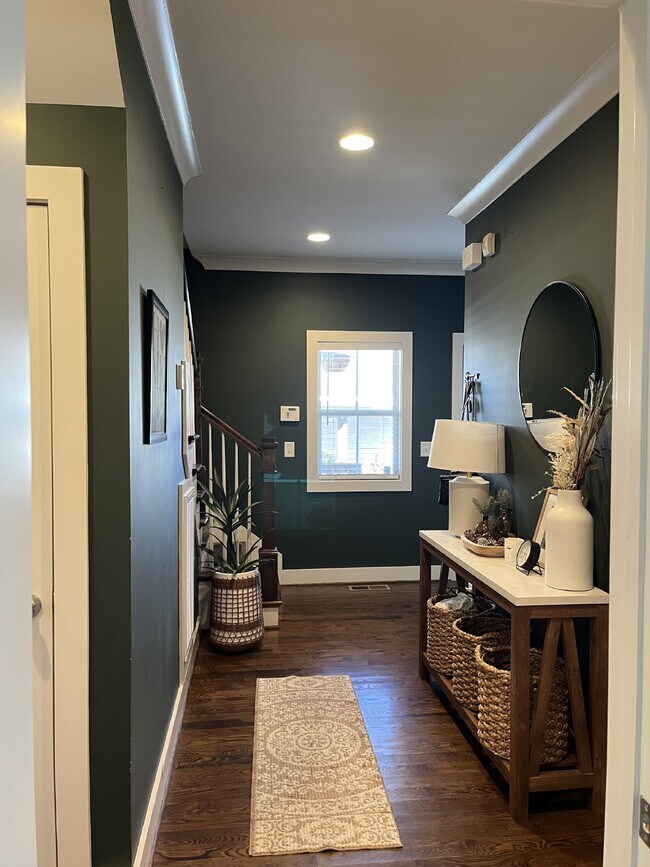 Building Photo - "Discover Your Dream Home: Spacious 4-Bedroom Oasis with 3 Full Baths in Vibrant Nashville!"