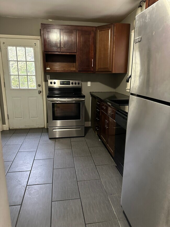 1532 W Waldo Ave, Independence, MO 64050 Townhome Rentals in