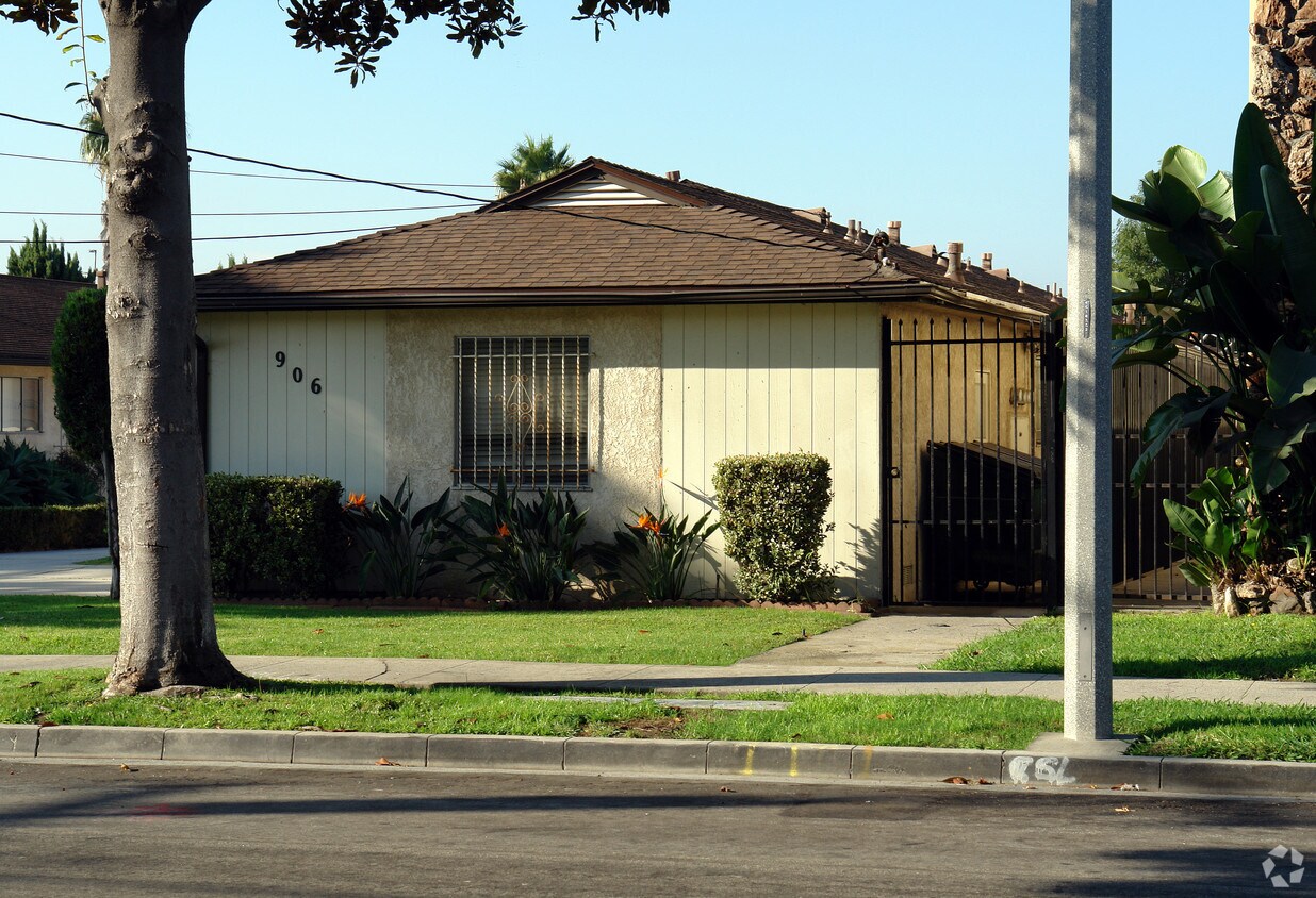 Building Photo - 906 Victor Ave