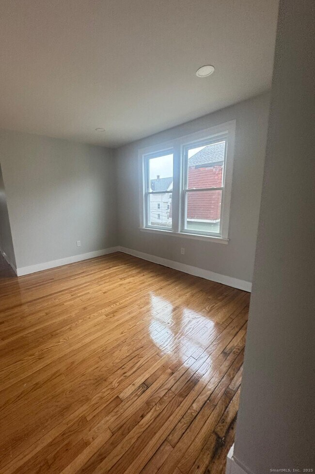 Building Photo - 60-62-62 Arnold St