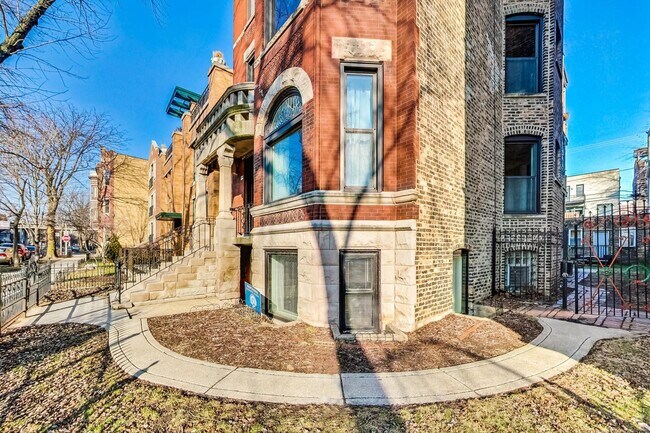 Building Photo - 3345 N Seminary Ave