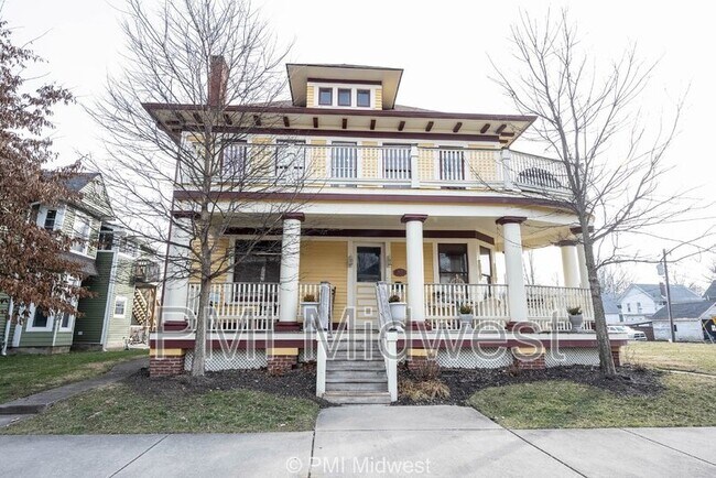 Building Photo - 397 N Main St