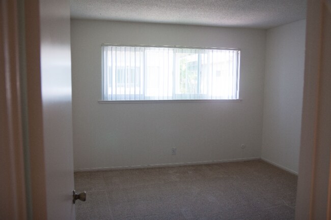Foto del edificio - 7511 Sunset Ave