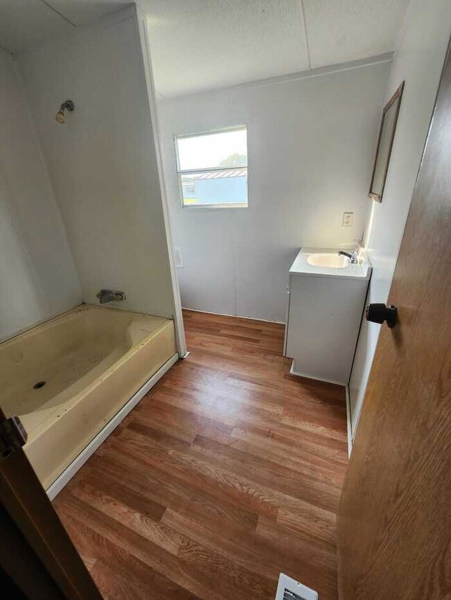 Foto del edificio - 2253 Turnberry Rd