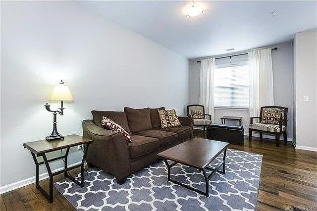 Foto del edificio - 1115 Ilana Ct