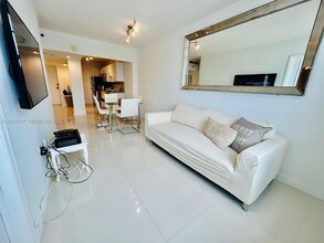 Building Photo - 100 Lincoln Rd