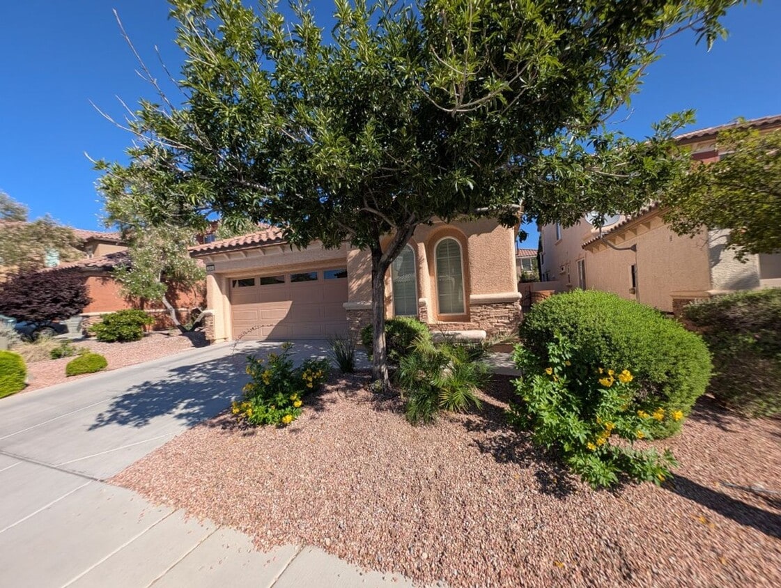 Primary Photo - 1045 Ambrosia Dr