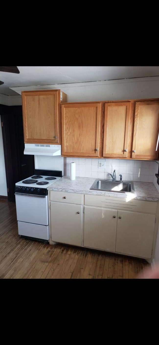 Kitchen - 903 Main St