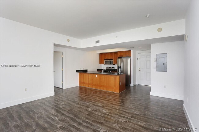 Foto del edificio - 4100 Salzedo St