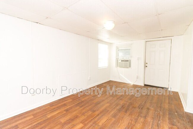 Building Photo - 15 Sawyer St