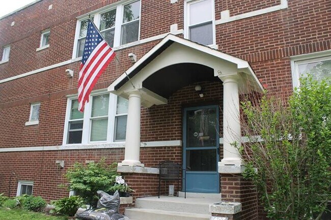 Building Photo - 1407 Monroe St