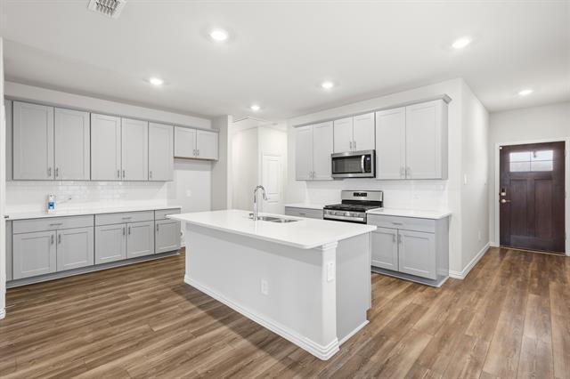 Building Photo - 206 Goosewood Dr
