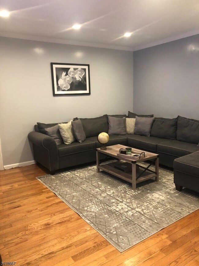 Foto del edificio - 334 Sherman St