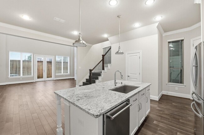 Foto del edificio - 1121 Shepherd Oaks Dr