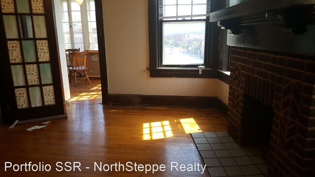 Foto del edificio - 3 br, 1 bath Apartment - 4-16 E Norwich Av...