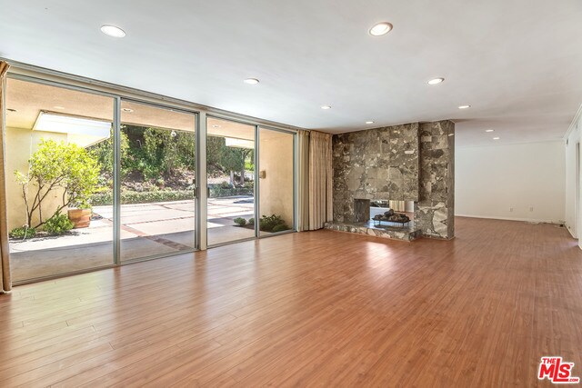 Foto del edificio - 3318 Dona Maria Dr