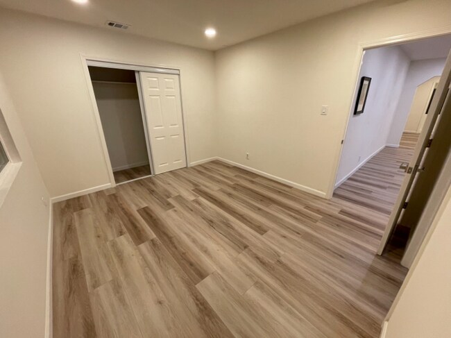Foto del edificio - 500-599 Stanford Ave