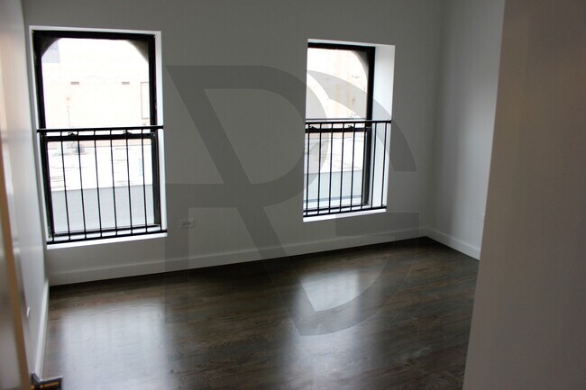 Foto del edificio - 630 W Lake St