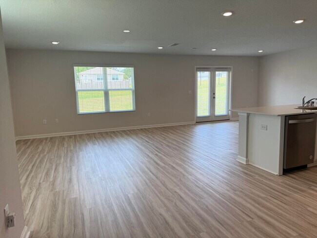Building Photo - 2800 Tallgrass Ct