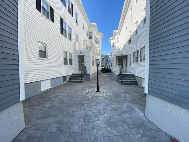 Foto del edificio - 92 Winthrop Shore Dr