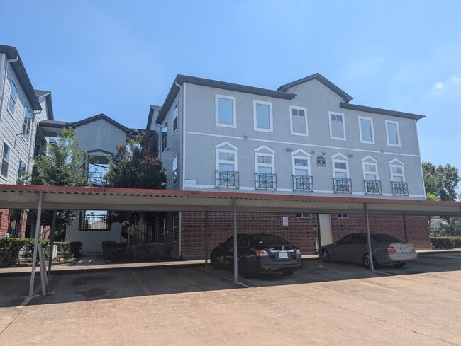 Building Photo - 6289 Wilcrest Dr