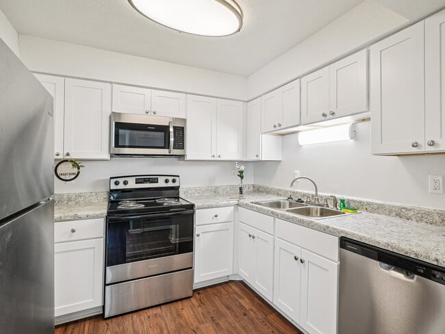 Building Photo - Chatham Forest Apartments