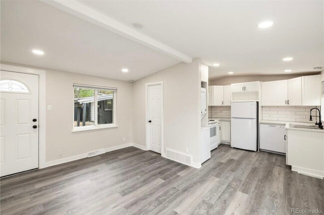 Photo - 7809 Greenleaf Ln House