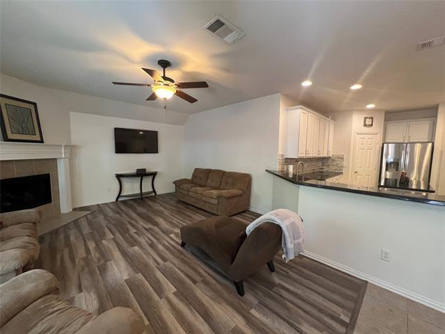 Foto del edificio - 4198 Lone Oak Dr