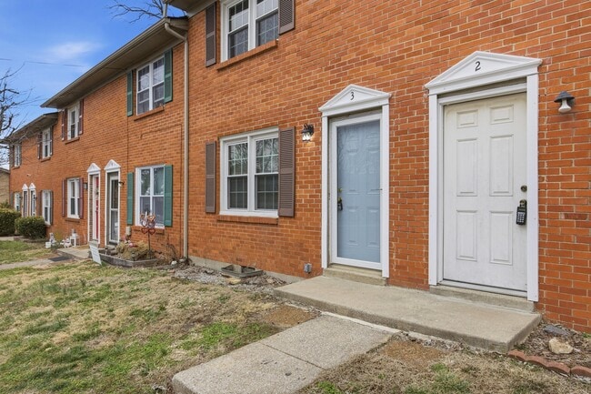 Building Photo - 305 Lake St