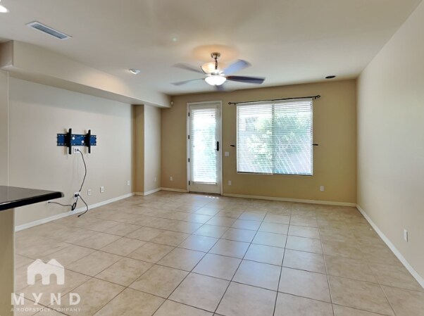 Building Photo - 5647 W Huntington Dr