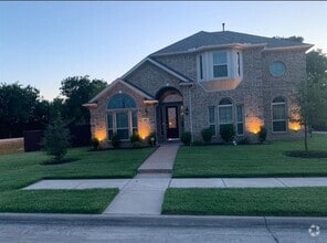 Building Photo - 821 Keswick Dr