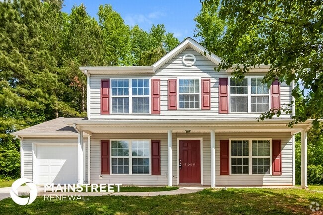 Building Photo - 5949 Hamilton Oaks Dr