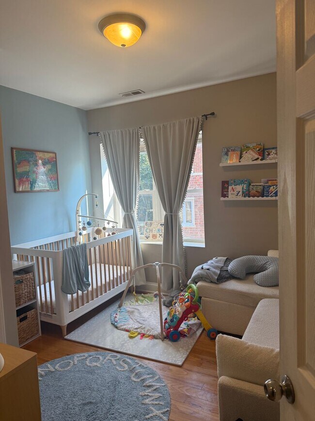 Foto del edificio - 3 Bedroom 2 Bath Spacious Condo