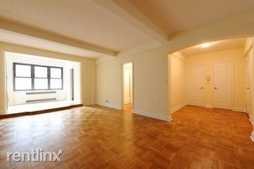 Building Photo - 10 E 56th St