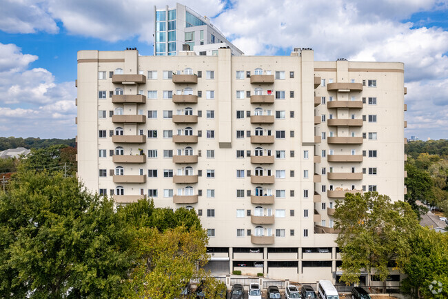 Building Photo - The Bradford on Peachtree