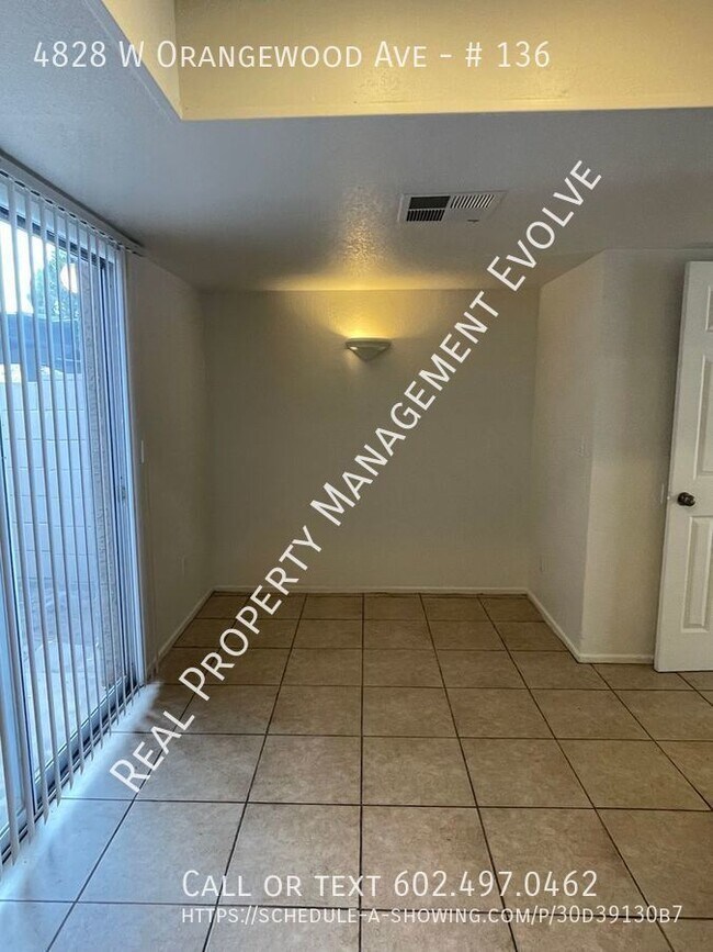 Foto del edificio - Spacious Glendale Townhome