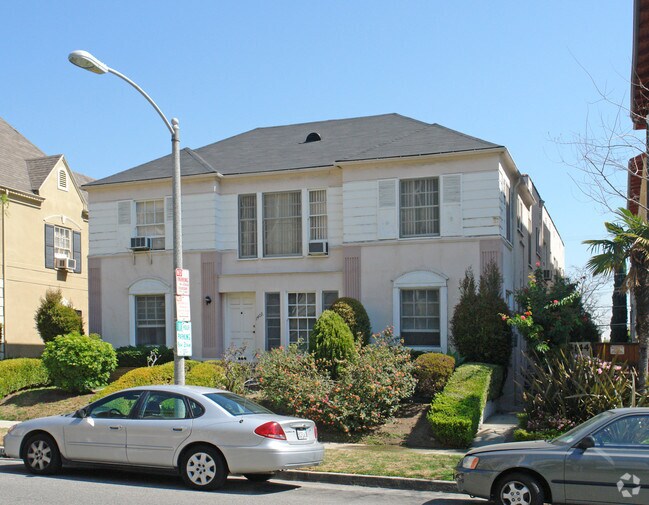 Foto del edificio - 140 S Reeves Dr