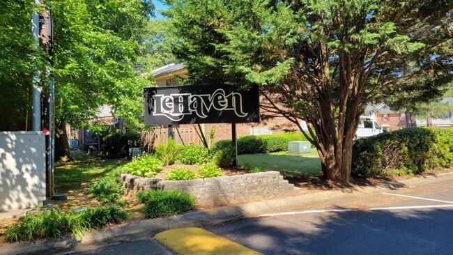 Foto del edificio - 2462 Lehaven Dr