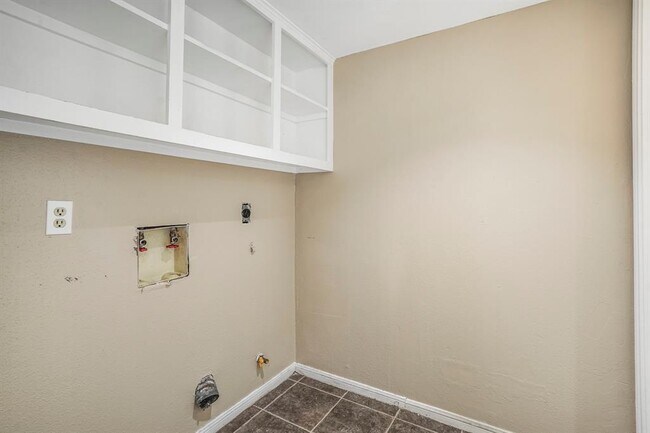 Foto del edificio - 17810 Crestline Rd