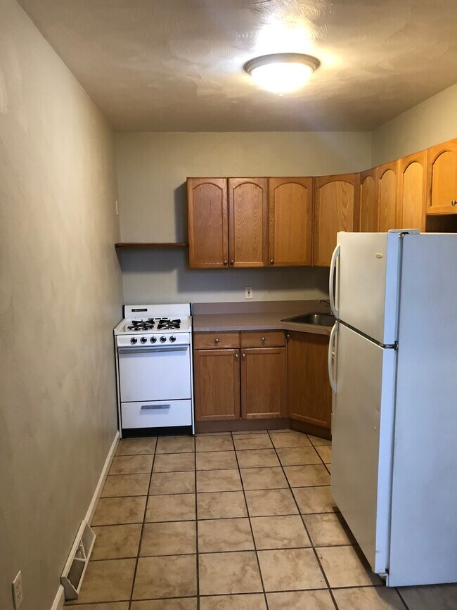 447 Kaercher St Unit 3, Pittsburgh, PA 15207 Apartments in Pittsburgh