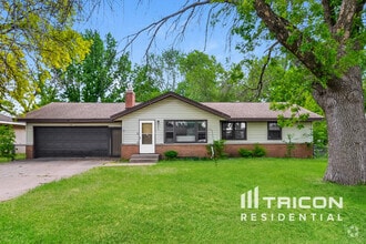 Building Photo - 600 Manor Dr NE