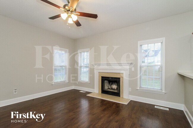 Building Photo - 5910 Habersham Dr