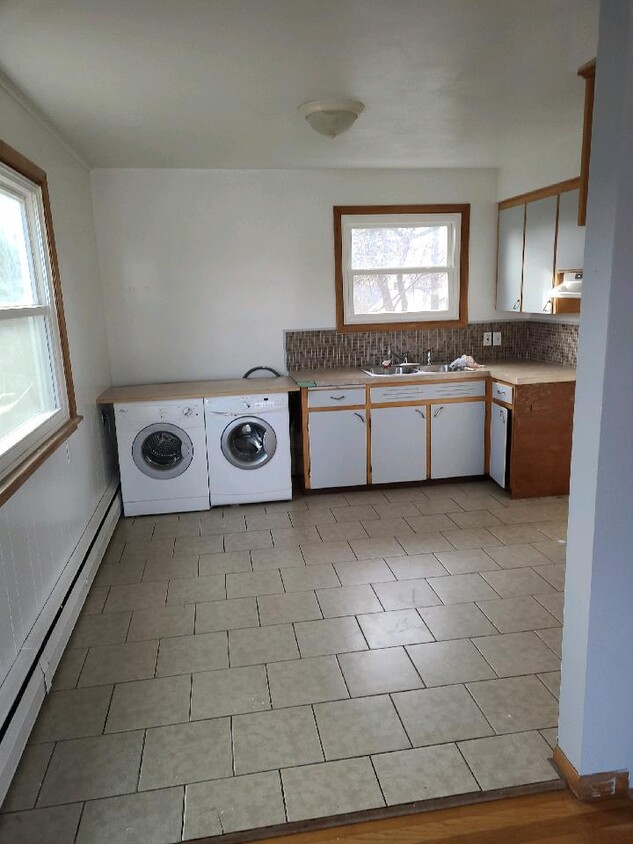 Primary Photo - 3 Sumner Ave