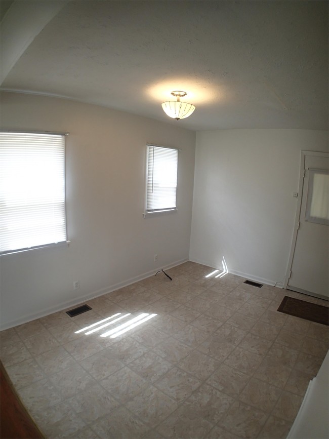 Building Photo - 4104 St Francis Ln
