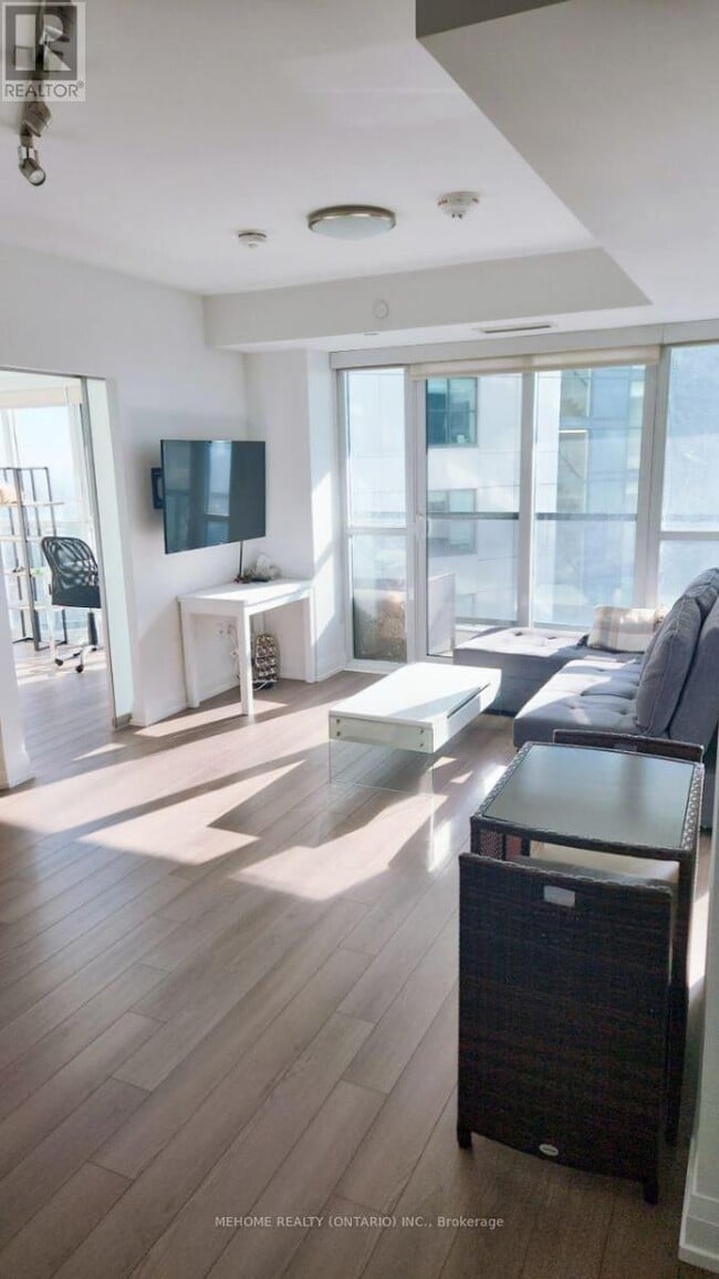 Building Photo - 77 Mutual St