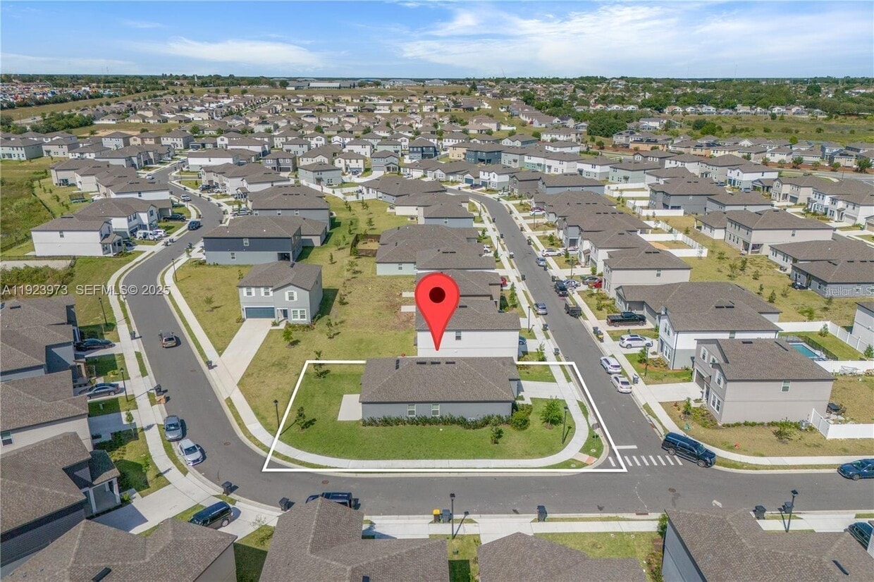 Foto principal - 2375 Lancashire St